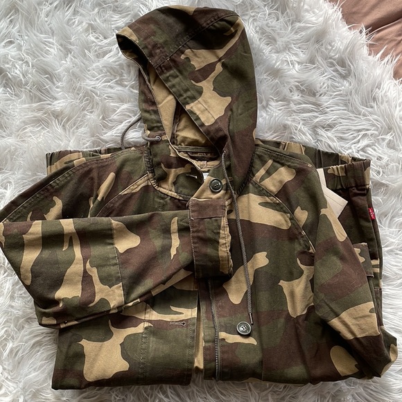 NWT Levi’s women’s camo jacket, size small - Picture 2 of 8